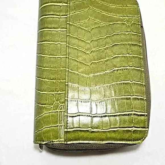 Mundi planner purse organizer green crocodile print w. calculator leather… - Picture 2 of 16